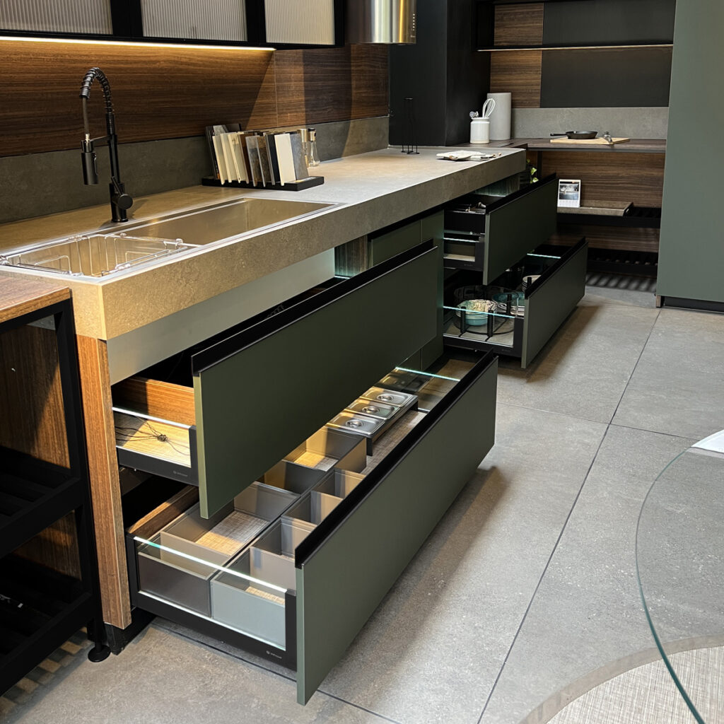 Interior habla de calidad - Black 01